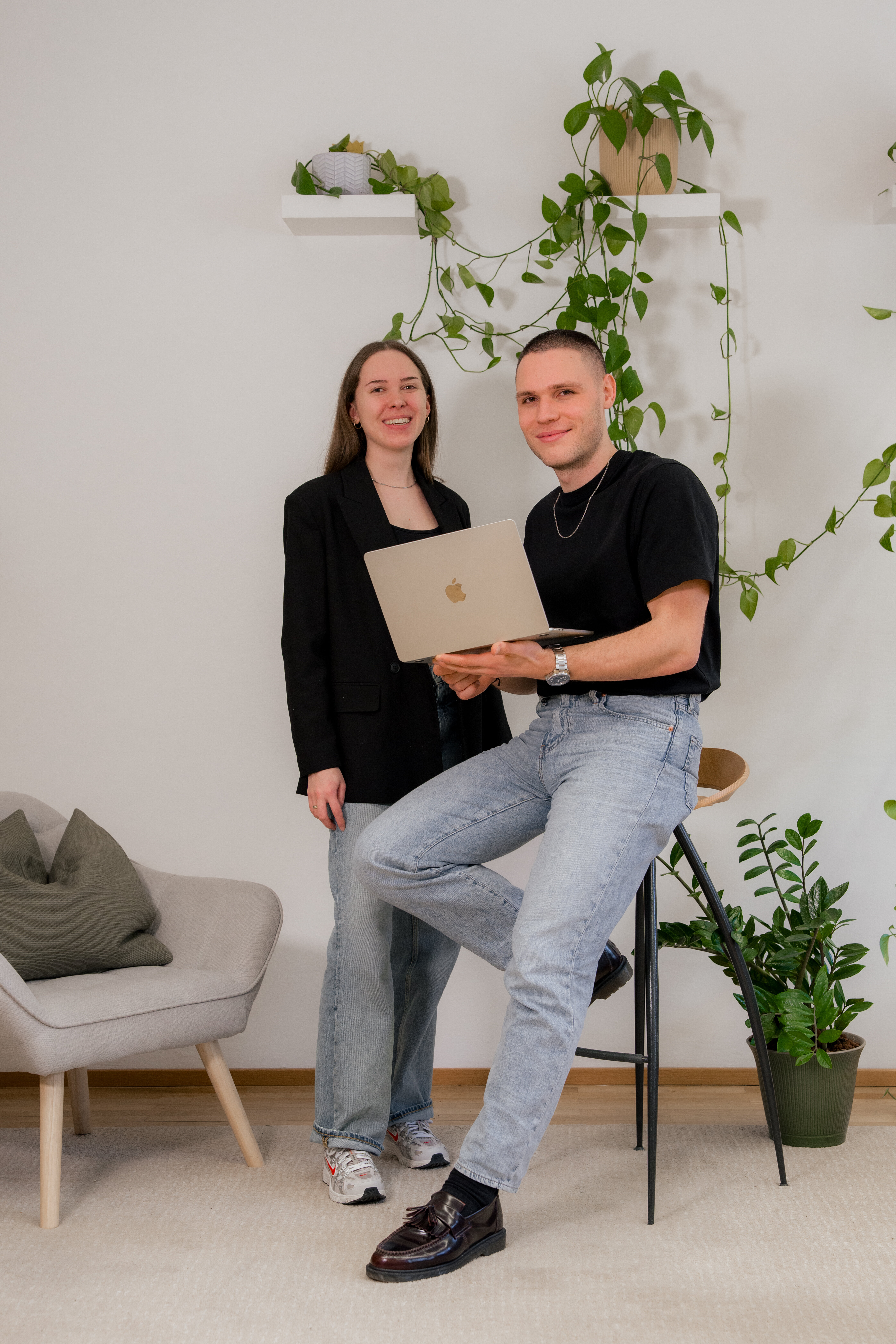 Veronika und Aaron, Social Media Marketing Tirol bei LL-Marketing | © bridgeagency Janine Brugger